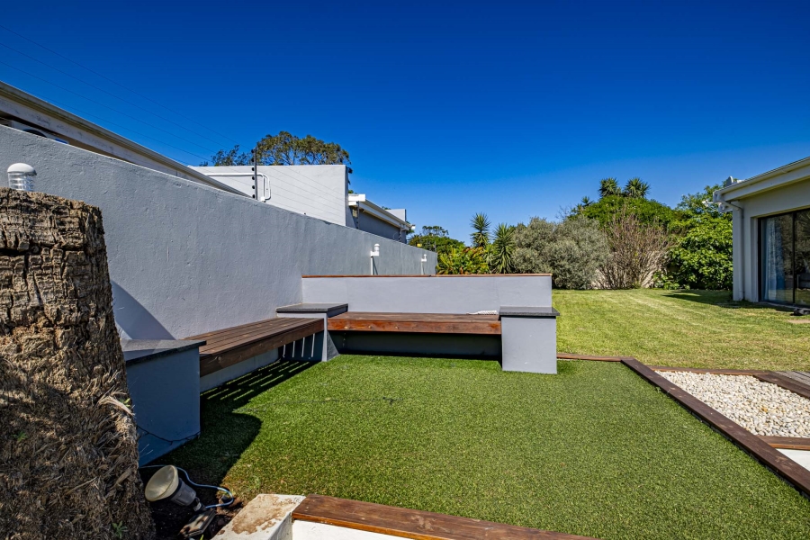4 Bedroom Property for Sale in Summerstrand Eastern Cape